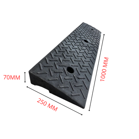 Najazd gumowy typu klin - 1000 mm x 250 mm x 70 mm - Trafiki
