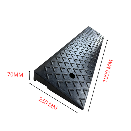 Najazd klinowy gumowy, 1000 mm x 250 mm x 70 mm
