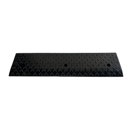 Najazd klinowy gumowy, 1000 mm x 250 x 50 mm