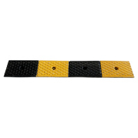 Najazd na krawężnik - gumowy - 1000 mm x 150 mm x 30 mm - Trafiki