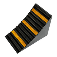 Klin gumowy Solid 250x160x190 mm – Trafiki